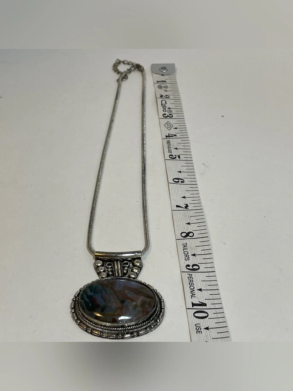 Vintage Agate or Labradorite Oval Pendant Silver Tone Chain Necklace 18